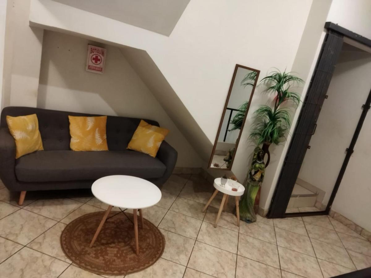 Guest House 툼베스 외부 사진