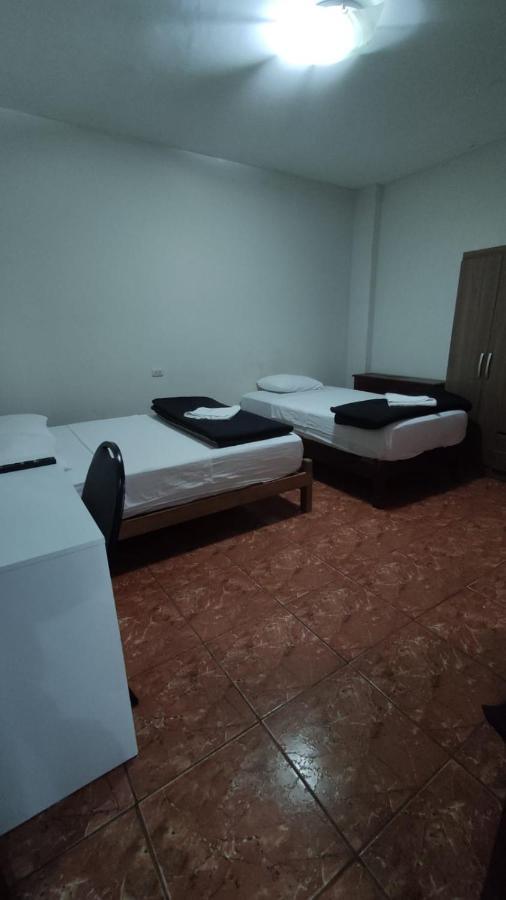 Guest House 툼베스 외부 사진