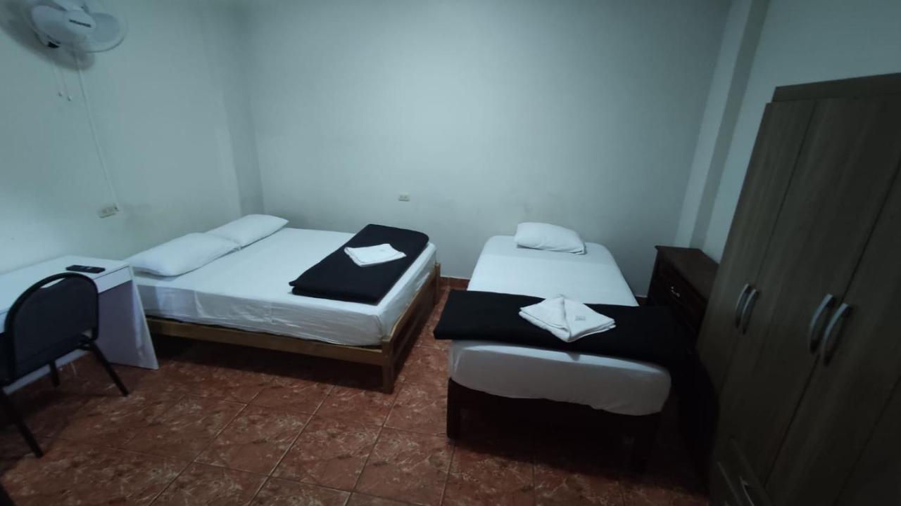 Guest House 툼베스 외부 사진